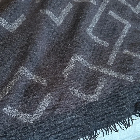 Wilfred Black Geometric Blanket scarf - Picture 5 of 9